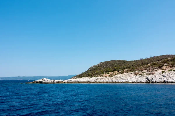 Costa Rocosa Aguas Magníficas Kelyfos Islet Marmaras Chalkidiki Grecia —  Fotos de Stock