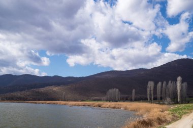 Çeimaditida Gölü 'nün muhteşem manzarası, Florina, Yunanistan