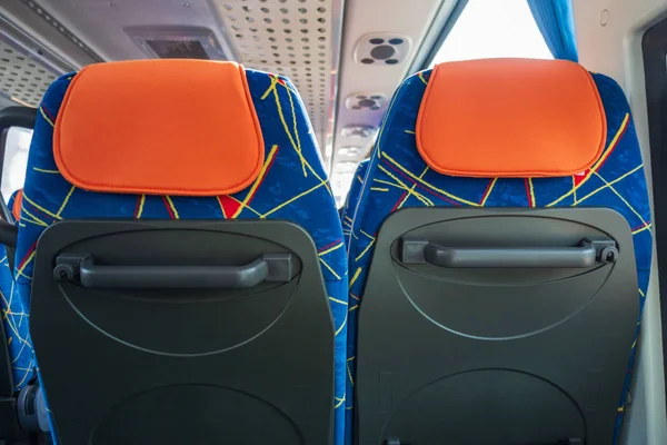 Otobüs koltuğu. ulaşım, araba yolculuğu, turizm ve ekipman konsepti - turizm salonu ve otobüs yerleri.