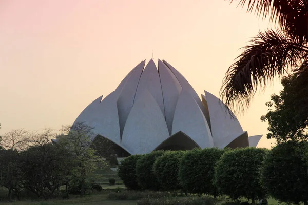 Świątynia Lotosu New Delhi Wieczorem Zachodzie Słońca — Zdjęcie stockowe