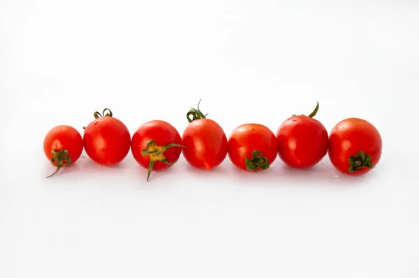 Cseresznyés Paradicsom Közelkép Fehér Alapon Egészséges Táplálkozás Zöldségek Vitaminok — Stock Fotó