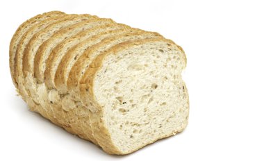 Beyaz arkaplanda izole edilmiş dilimlenmiş ekmek