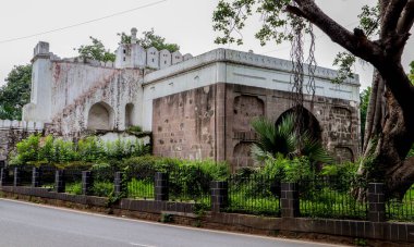 Rangeen Kapısı Tarihi Konum Uzak Kenar Görünümü
