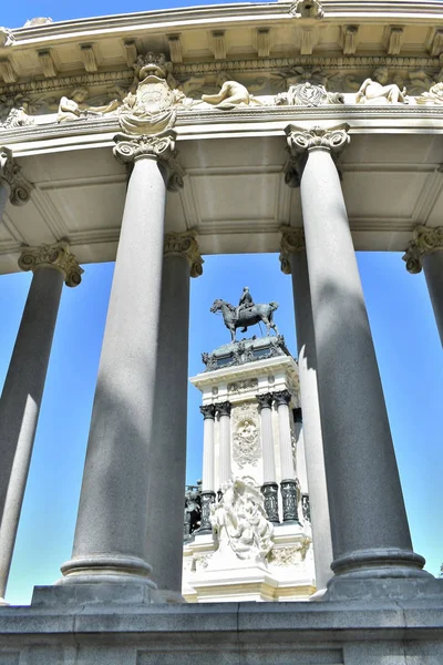 Monumento Alfonso Xii Jardim Parque Retiro Madrid Espanha Europa Setembro — Fotografia de Stock