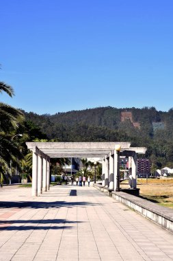 Viveiro, Lugo, Galiçya 'daki Covas plajında kemerler. İspanya. Avrupa. 21 Eylül 2019