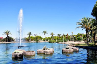 Torrevieja 'daki Uluslar Parkı Bahçesi. Alicante, Costa Blanca 'da. İspanya Avrupa. 25 Eylül 2019