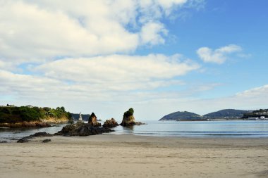 Os Castelos, Viveiro, Lugo, Galiçya 'da, Covas a Sacido arasında, Seiramar sahilinde sallanır. İspanya. Avrupa. Ekim 05, 2019