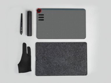 Grafik tableti, eldiven ve grafik kalem