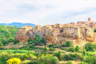 İtalya Pitigliano adlı Toskana'daki antik kenti adına görüntülemek