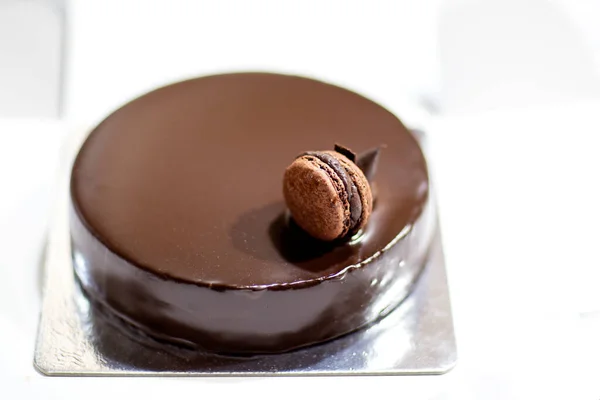 Chocolate Cake White Silver Box Chocolate Macaroon Top —  Fotos de Stock