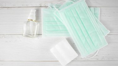 Alkol bazlı el dezenfektanları bazı durumlarda eldeki mikrop sayısını hızla azaltabilir, ama sterilizatörler her türlü mikrobu ortadan kaldırmaz..