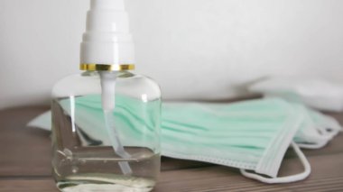 Alkol bazlı el dezenfektanları bazı durumlarda eldeki mikrop sayısını hızla azaltabilir, ama sterilizatörler her türlü mikrobu ortadan kaldırmaz..