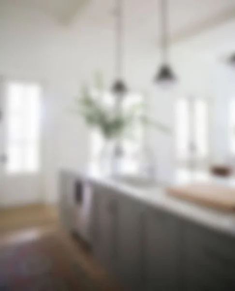 Blurry Interior Una Moderna Cocina Blanca Contemporánea Con Isla Encimeras —  Fotos de Stock