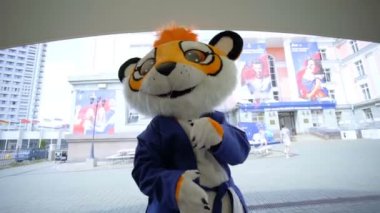 Misk, Belarus - 21 Haziran 2019 Rus takımının maskotu.