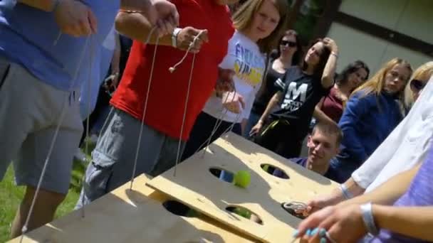 SILICHY, BELARUS - 2, AGOSTO, 2019: Competiciones deportivas entre equipos al aire libre — Vídeos de Stock