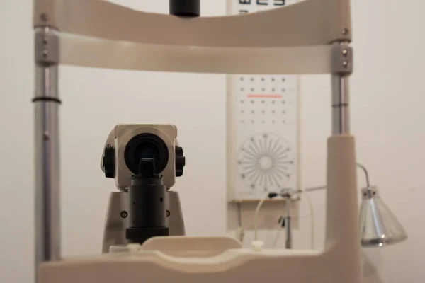 Κλινική Οφθαλμολογίας Σχισμοειδής Λυχνία Άποψη Ασθενούς Optotype Στο Παρασκήνιο — Φωτογραφία Αρχείου