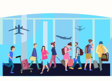 Havaalanı terminalinde yürüyen insanlar. 