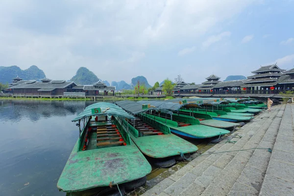 Guilin, China, March, 24th, 2014, the Fairyland Park, famous tou — стоковое фото