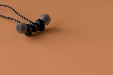 Telefon için siyah kablosuz kulaklık. Telefon için kulaklık