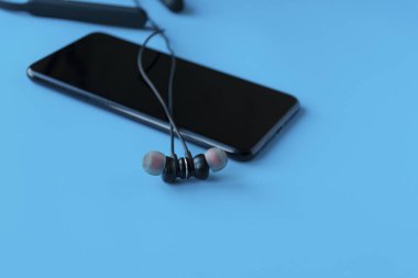 Telefon için siyah kablosuz kulaklık. Telefon için kulaklık