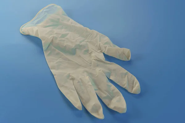 Guantes blancos desechables. Higiene y protección contra enfermedades y virus. Coronavirus . — Foto de Stock