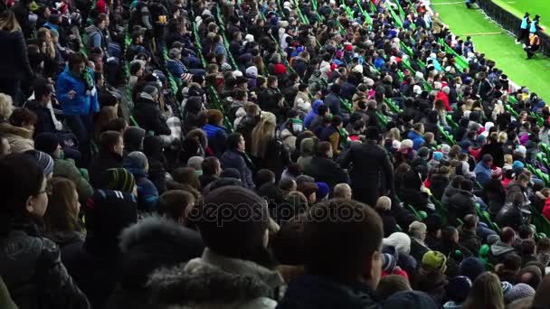 Krasnodar, Rusko - 06 listopadu 2016: Fanoušci dělají vlnu fotbalové utkání na stadionu Fc na listopad 06, 2016 — Stock video