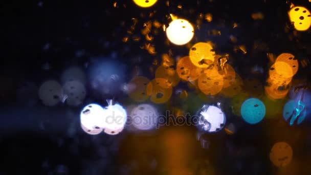 ウェット夜景都市交通の背景のウィンドウ. — ストック動画