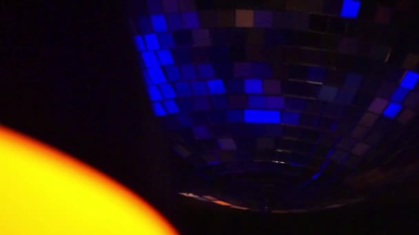 Disco-Spiegelleuchten. — Stockvideo