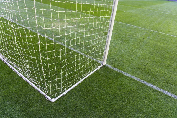 Campo de fútbol con césped verde. Fútbol gol en estadio arena . —  Fotos de Stock