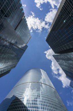 Moskova - 08 Haziran 2017: Moscow City gökdelen geniş açı bakış. Modern ticari binalar.