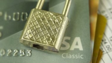 Krasnodar, Rusya - 30 Ekim 2017: Koruma kredi Visa ve MasterCard hacker saldırılarına karşı.
