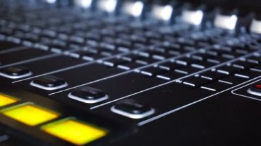 Televizyon yayın ses üretim şalter