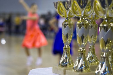 Kupa ve Ödülleri balo dansları