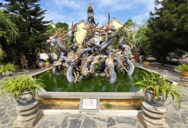 Interno del Fukian Assembly Hall o Phuc Kien nella Hoi Un'antica città nella provincia di Quang Nam nel Vietnam centrale . — Foto Stock