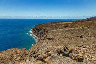 Orchilla deniz feneri yakınlarındaki volkanik manzara. El Hierro adasının güneybatı kıyısında. İspanya.