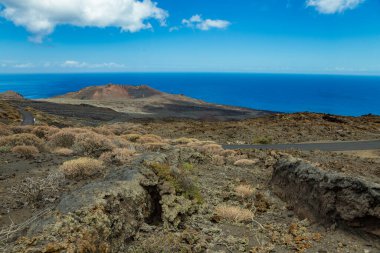 Orchilla deniz feneri yakınlarındaki volkanik manzara. El Hierro adasının güneybatı kıyısında. İspanya.