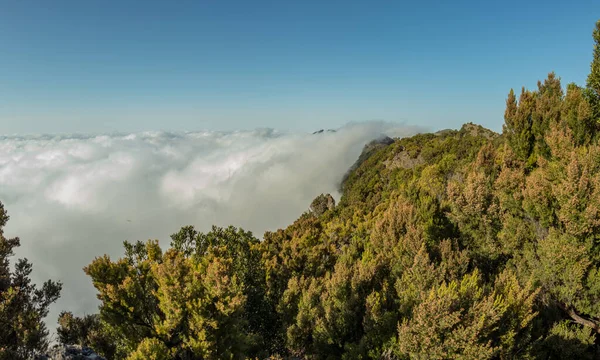 Старі Гірські Сільські Стежки Горах Острова Вечірні Хмари Туман Повзають — стокове фото