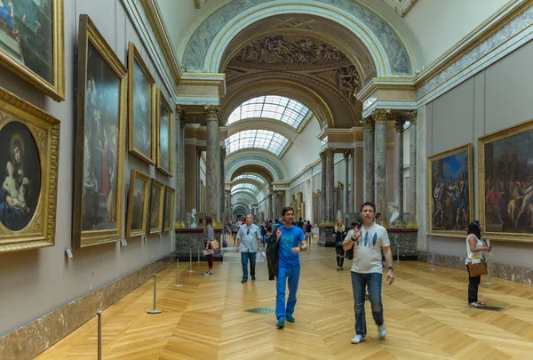 Paris Frankreich Juni 2016 Louvre Museum Paris Frankreich Viele Menschen — Stockfoto