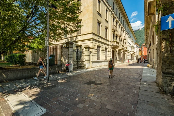 Como Italy August 2019 Local People Tourists Quiet Cozy Streets — Stock Photo, Image