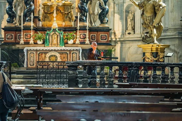 Como Italia Agosto 2019 Gente Local Turistas Catedral Hermosa Ciudad —  Fotos de Stock