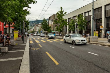 Vevey, İsviçre - 27 Temmuz 2019: Turistler ve yerel halk Fete des Vignerons 2019 'u kutladı. Geleneksel eklem geleneği festivali. 1999 'dan 20 yıl sonra düzenlenmiş..