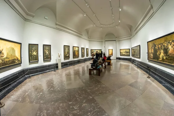 Madrid Spanien Dezember 2018 Besucher Prado Museum Einem Bedeutenden Kulturellen — Stockfoto