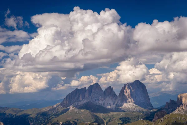Scenic view of majestic rock formation in Italian Dolomites. — Stock Photo, Image