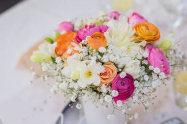 Masada güzel çiçekler.