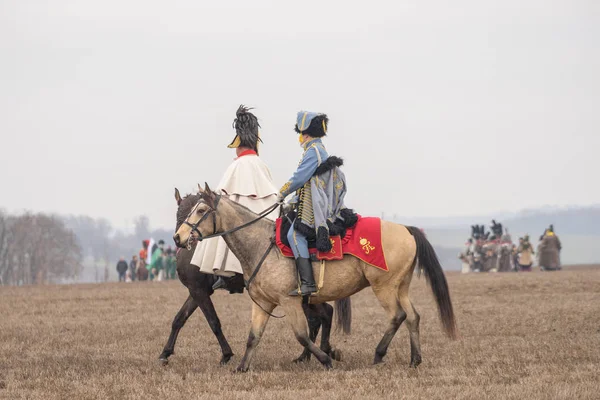 Oficiales montados a caballo en la recreación . — Foto de Stock