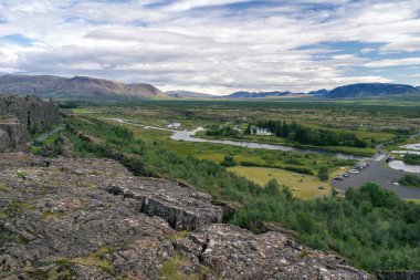 Ünlü Thingvellir, İzlanda'nın doğal görünümü.