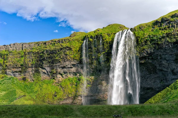 Cascada de Seljalandsfoss, Islandia del Sur. — Foto de Stock