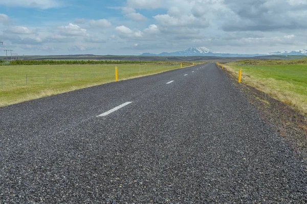 Ringroad leading around whole island, Iceland. — Stock Photo, Image