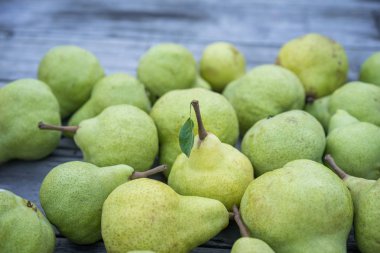 sulu taze sarı armut