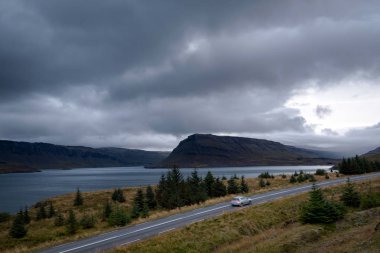 Doğal görünümü dramatik İzlanda manzara.